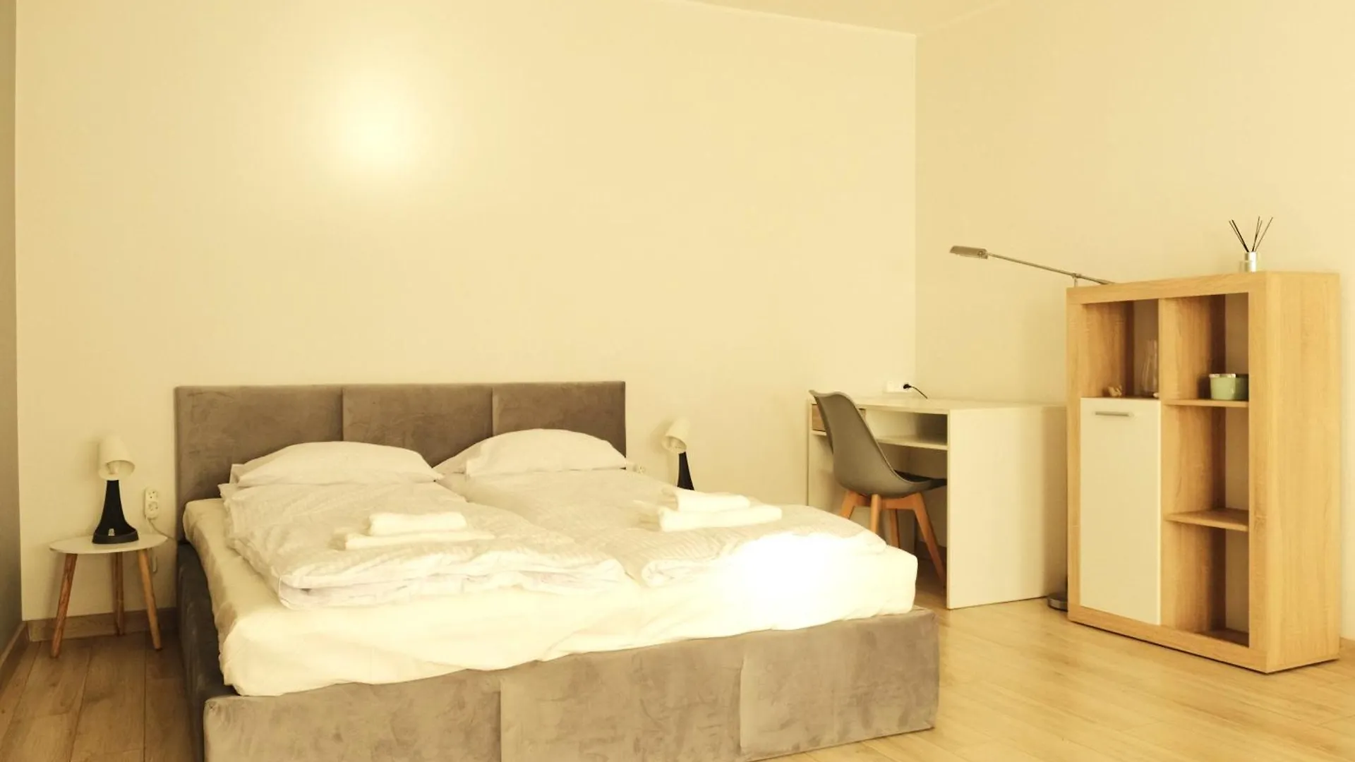 Cozy Apartment 5 Min Walk From Rynek Square Wrocław 0*,  Polen